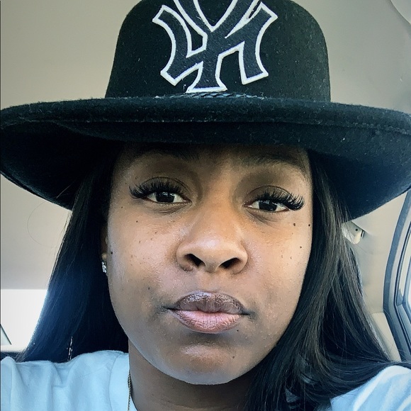 Welcome to my closest 😁 - Picture 1 of 1